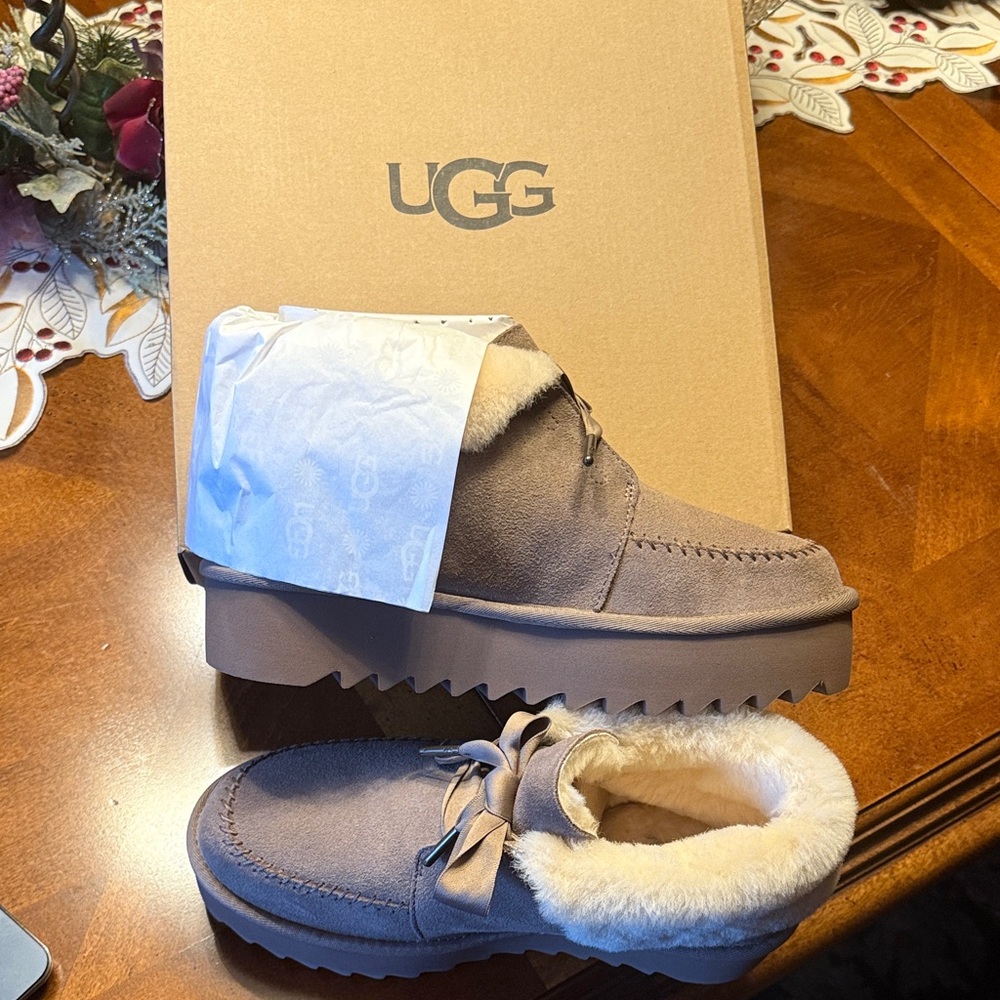 Brand New UGG Kallen Platform in Caribou // Size 8